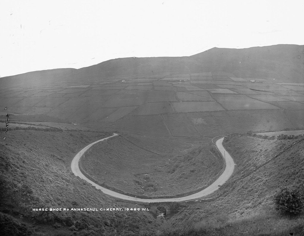 The Horseshoe Road, Annascaul, about 1880–1900