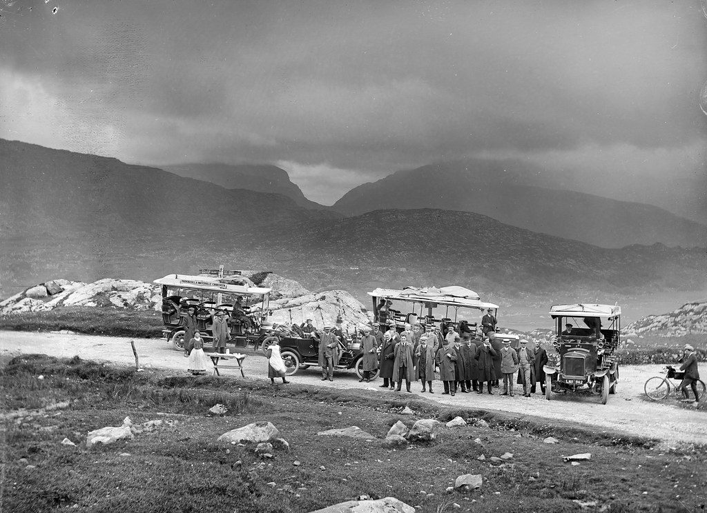 Tourists at Moll’s Gap, about 1910