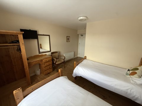 Budget Twin Room · Room 2, photo 5
